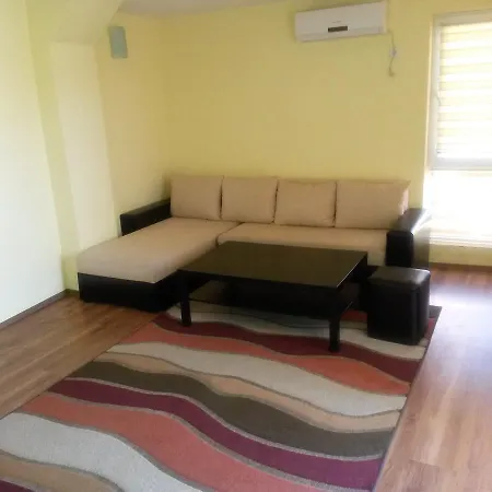 Black Sea - Breakfast, Pool & Free Parking 오브조르