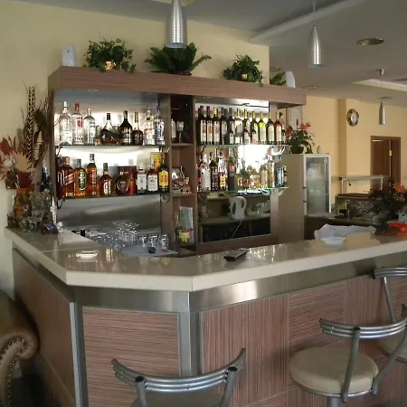 Black Sea - Breakfast, Pool & Free Parking 3* 오브조르