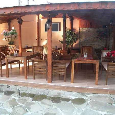 Black Sea - Breakfast, Pool & Free Parking 3* 오브조르