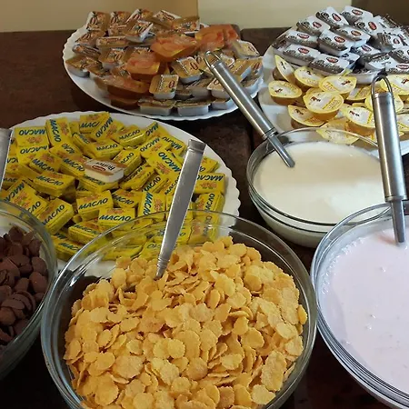 Black Sea - Breakfast, Pool & Free Parking 오브조르