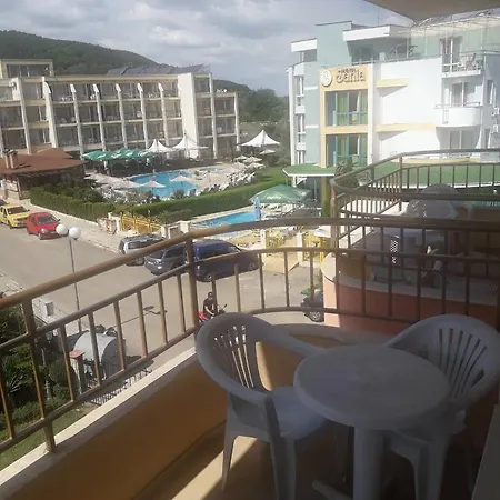 Black Sea - Breakfast, Pool & Free Parking 3* 오브조르