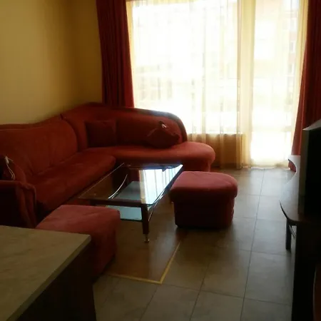 Black Sea - Breakfast, Pool & Free Parking 3* 오브조르