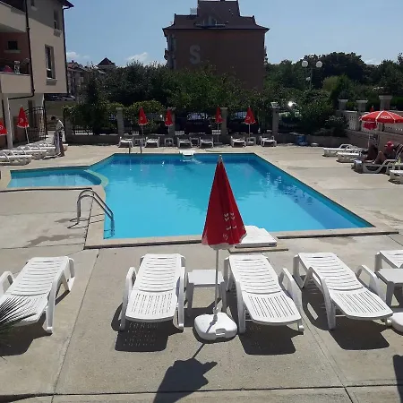Black Sea - Breakfast, Pool & Free Parking Hotell