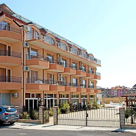 Black Sea - Breakfast, Pool & Free Parking 3* Obsor