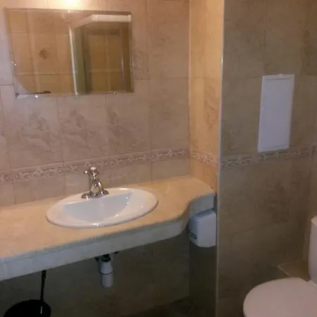 Black Sea - Breakfast, Pool & Free Parking Hotell