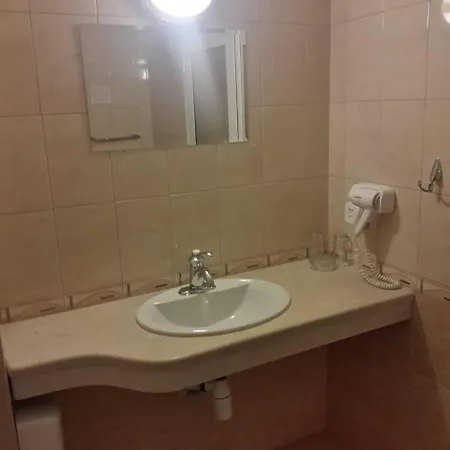 Black Sea - Breakfast, Pool & Free Parking Obzor