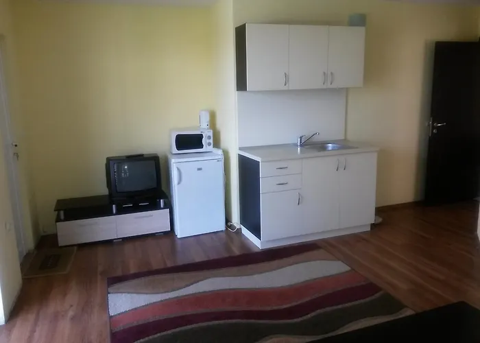 酒店 Black Sea - Breakfast, Pool & Free Parking