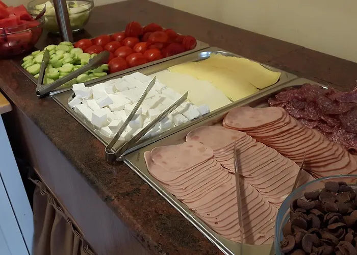 Black Sea - Breakfast, Pool & Free Parking 3*