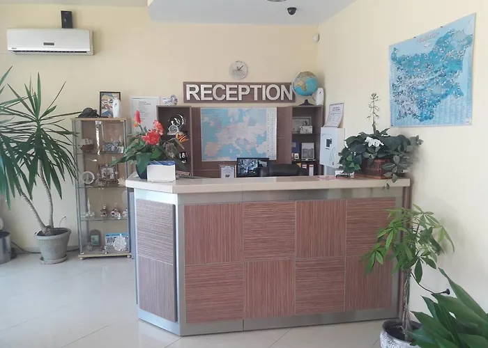 酒店 Black Sea - Breakfast, Pool & Free Parking 奥布佐尔