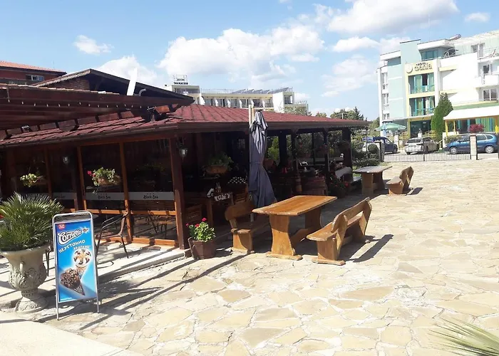 酒店 Black Sea - Breakfast, Pool & Free Parking 3*