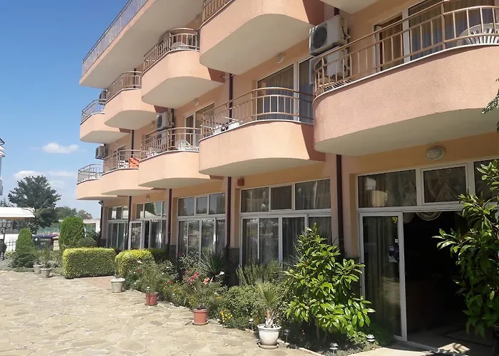 酒店 Black Sea - Breakfast, Pool & Free Parking 奥布佐尔