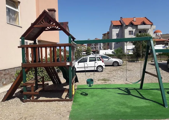 Black Sea - Breakfast, Pool & Free Parking 3* 奥布佐尔