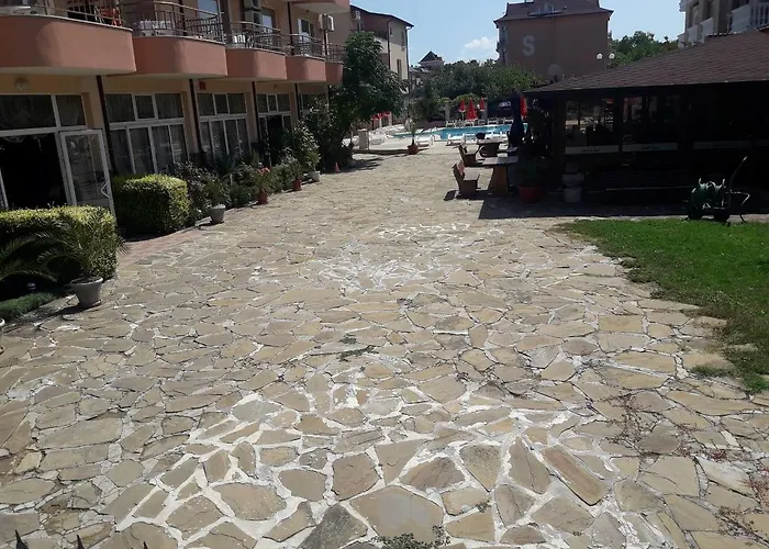 酒店 Black Sea - Breakfast, Pool & Free Parking