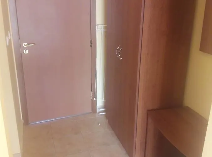 酒店 Black Sea - Breakfast, Pool & Free Parking 奥布佐尔