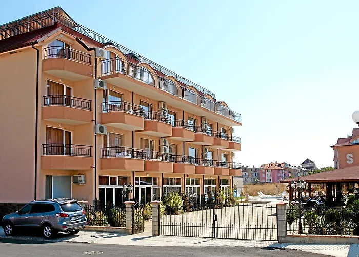 Black Sea - Breakfast, Pool & Free Parking 3* 奥布佐尔