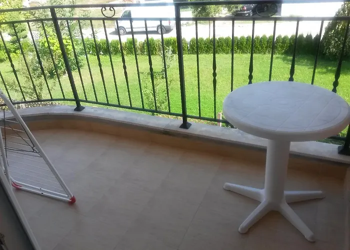 酒店 Black Sea - Breakfast, Pool & Free Parking 奥布佐尔