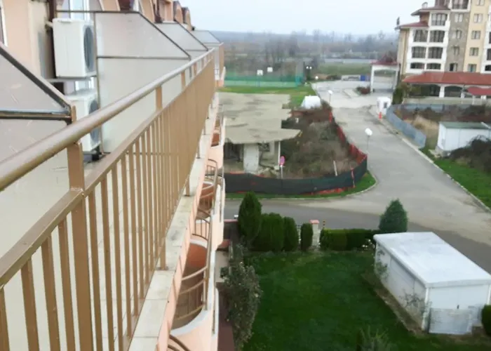 酒店 Black Sea - Breakfast, Pool & Free Parking